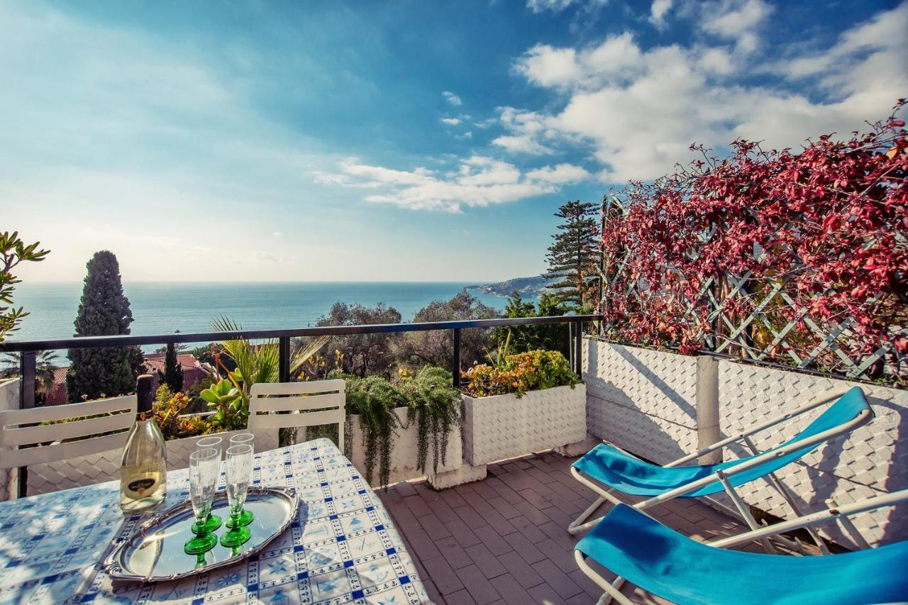 Una Terrazza Sul Golfo Di Ospedaletti By Wonderful Italy Экстерьер фото